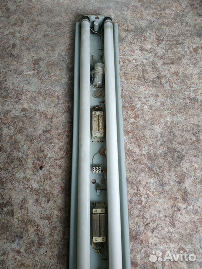 Светильник потолочный люминисцентный