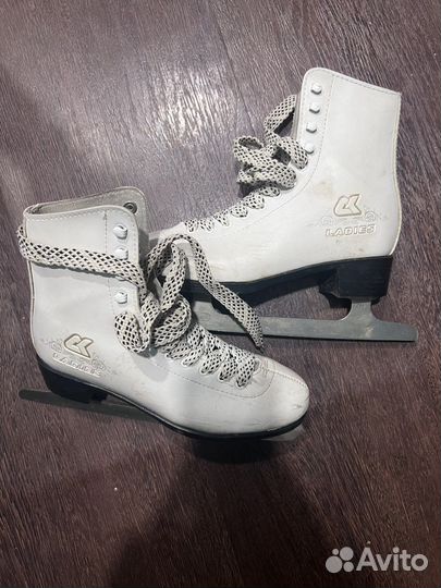 Коньки фигурные женские