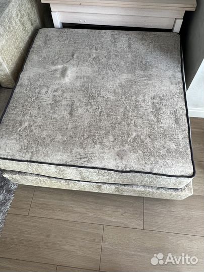 Большой угловой диван