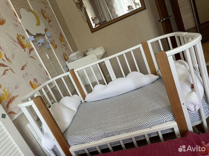 Детская кровать и пеленальный комод