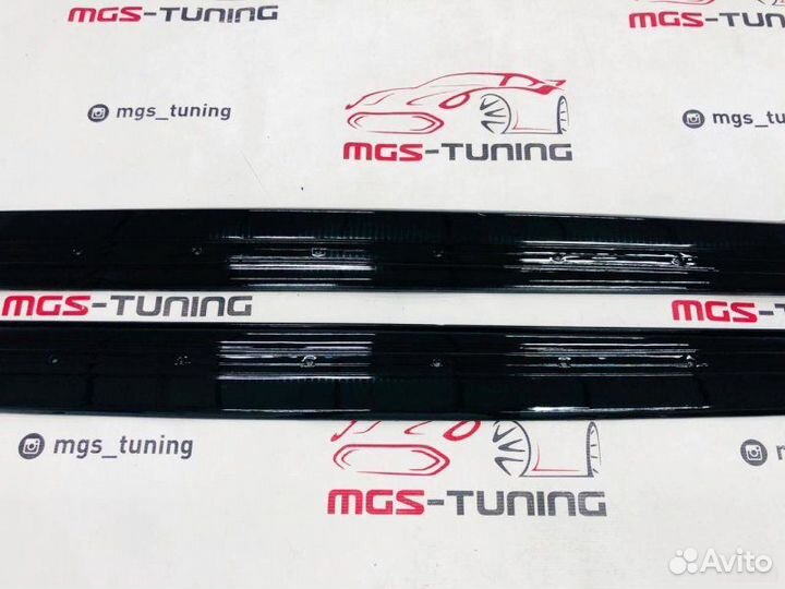 Лезвия порогов BMW 4 F32 M-Perfomance черный гляне