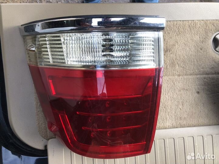 Продам комплект задних фар на Land Cruiser 200 200