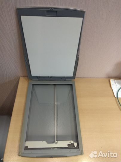 Сканер Canon CanoScan N656U планшетный
