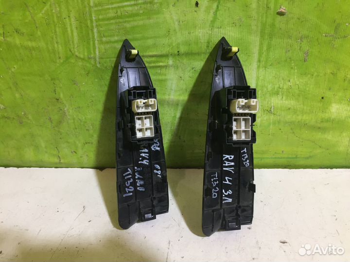 Кнопка стеклоподъемника Toyota RAV4 Corolla E150