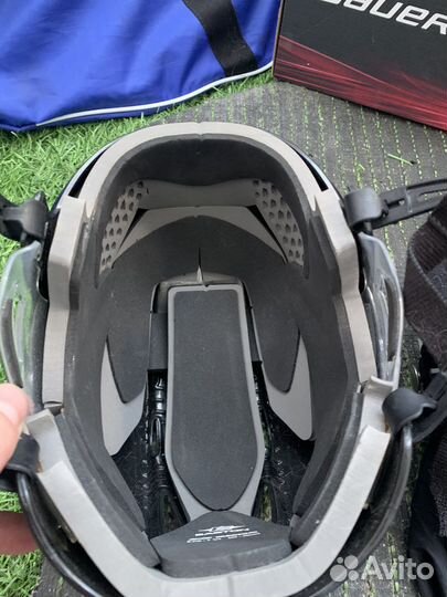 Хоккейный шлем