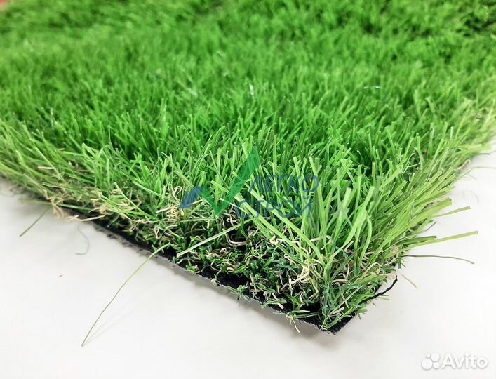 Газон искуственный в Рулонах