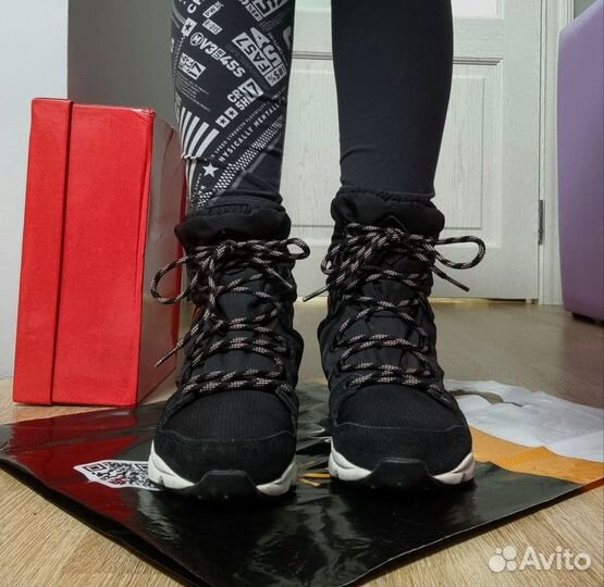 Женские зимние ботинки дутики Reebok Winter Boot