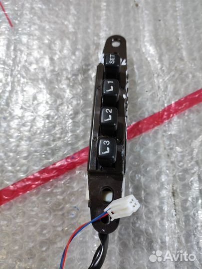 Блок управления сиденьем левый Toyota Land Cruiser