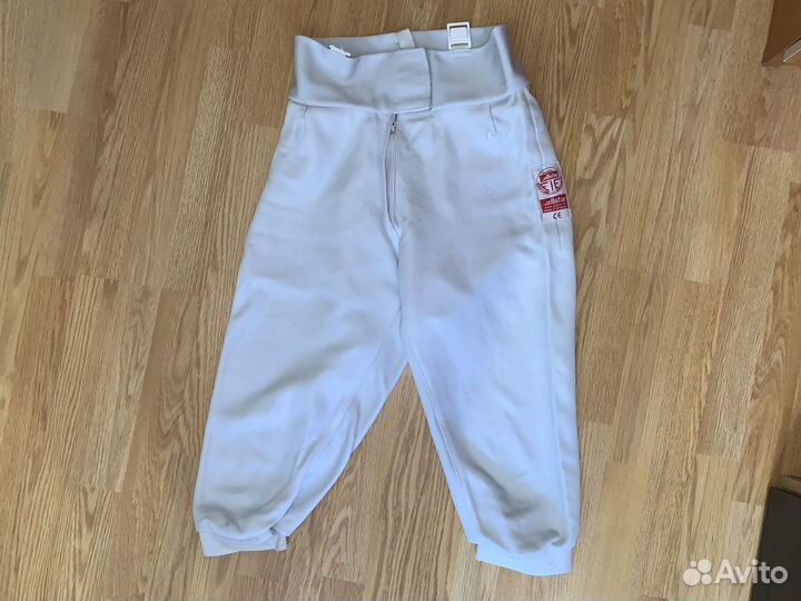 Фехтовальный костюм