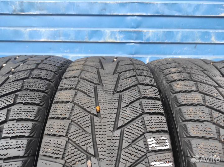 Hankook Winter I'Cept IZ2 215/65 R17 99H