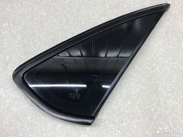 Стекло кузовное глухое правое VW Polo (Sed RUS) 20