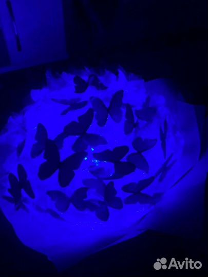 Букет из бабочек и сердечек