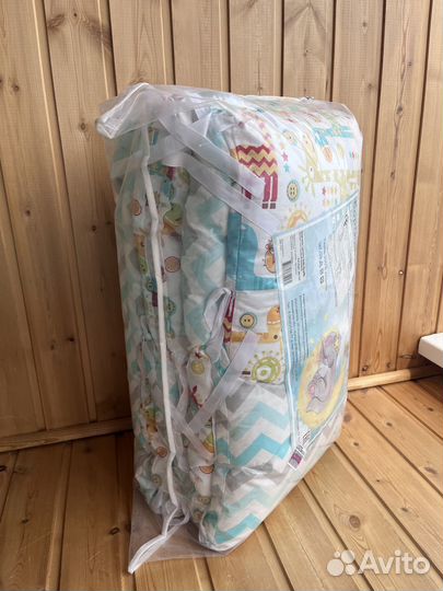 Продам бортики-подушечки в кроватку