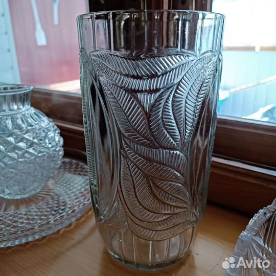 Ваза из хрусталя и стекла, блюда, салатница