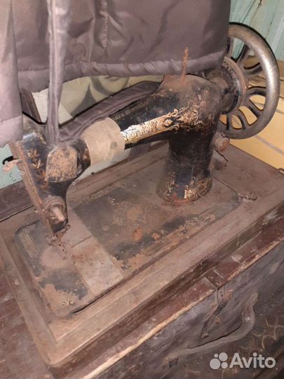 Швейная машинка Зингер