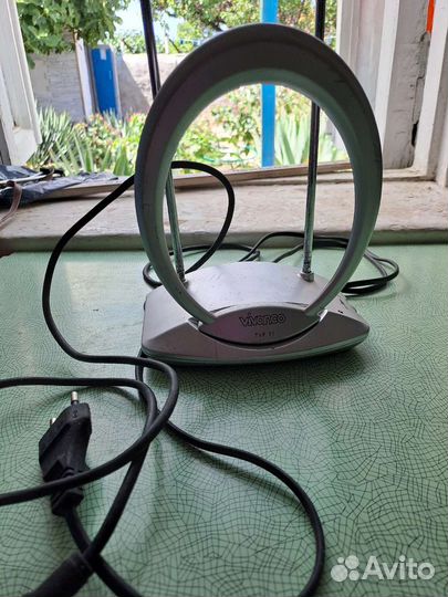 Антенна для тв комнатная