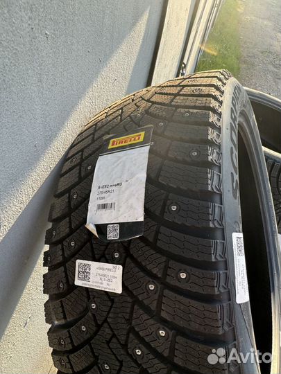 Pirelli Ice Zero 2 275/45 R21 110H