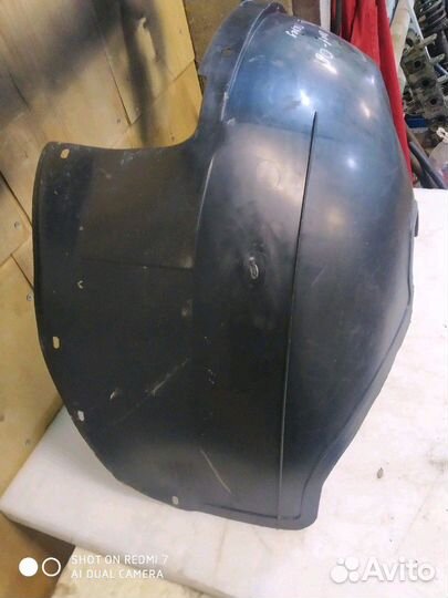 Подкрылок перед левый Chevrolet Tahoe 2