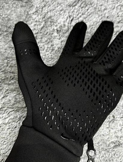 Перчатки Nike для спорта и отдыха