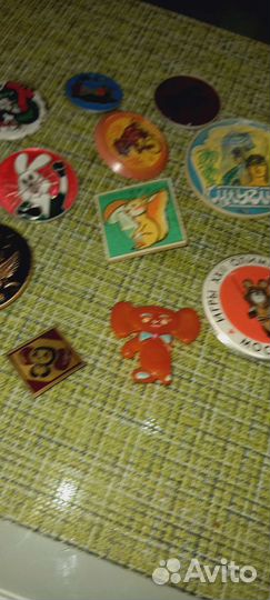 Значок чебурашка винтаж и другие мультгерои