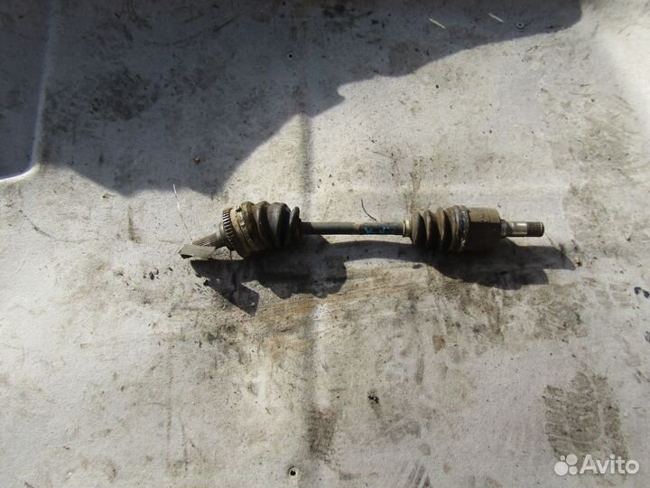 Привод левый (короткий ) Киа Спектра