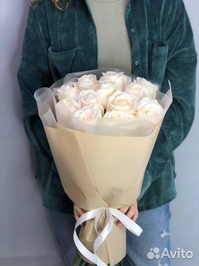 11 свежих белых роз, доставка в Томске от 1 часа