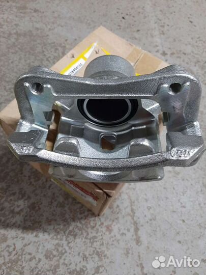 Новый суппорт передний правый Veloster/Cerato