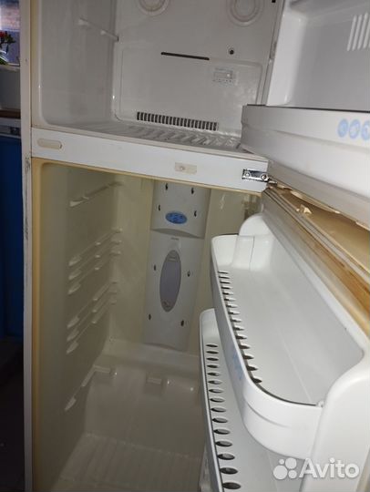 Продам холодильники