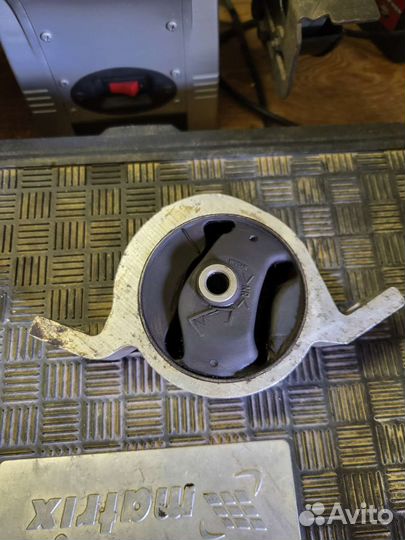 Подушки двигателя на ниссан примера Р11 рестайлинг