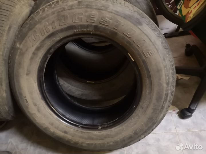 Bridgestone Dueler H/T D684 II 265/65 R17