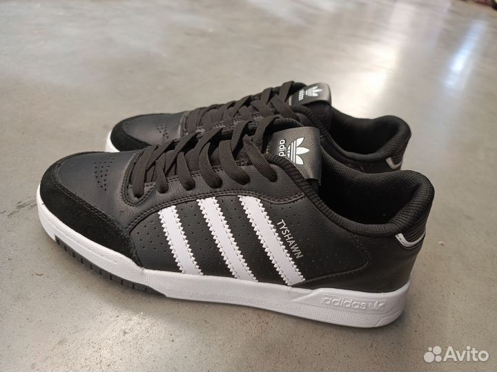 Кроссовки Adidas tyshawn