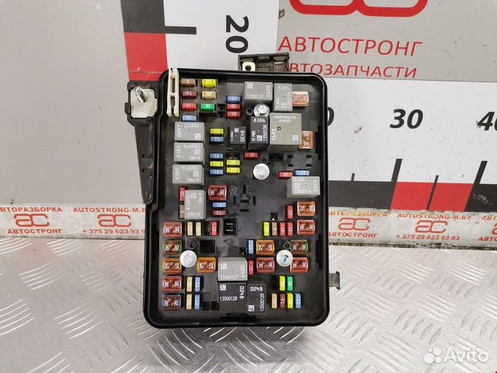 Блок предохранителей Chevrolet Equinox 2 2011