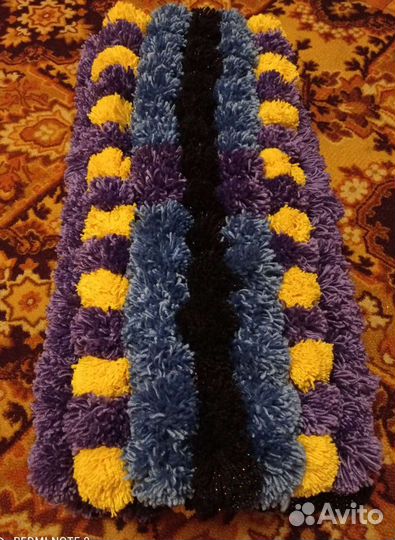 Коврик из помпонов ручной работы