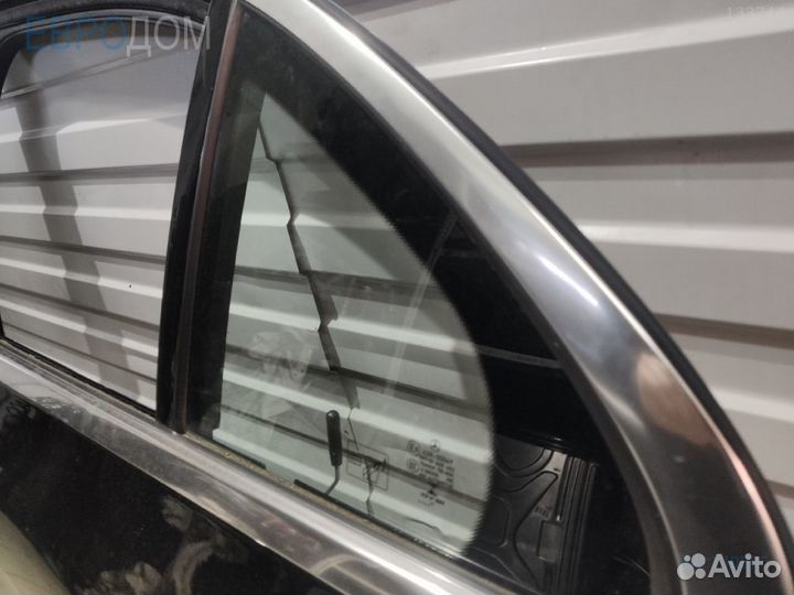 Форточка двери левая mercedes W205 s1130505