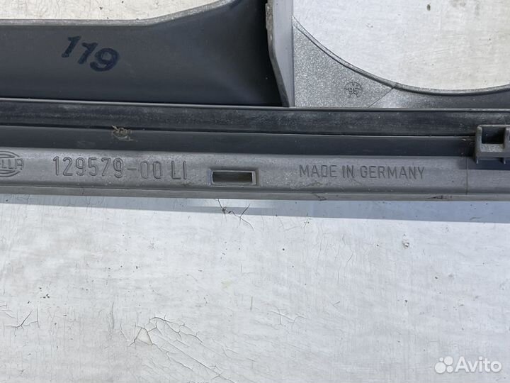 Рамка стекла фары для Mercedes W124