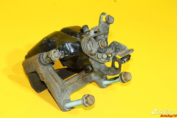 VW Phaeton Суппорт тормозной задний левый