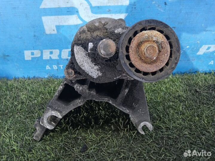 Кронштейн генератора Ford Focus 1998-2004