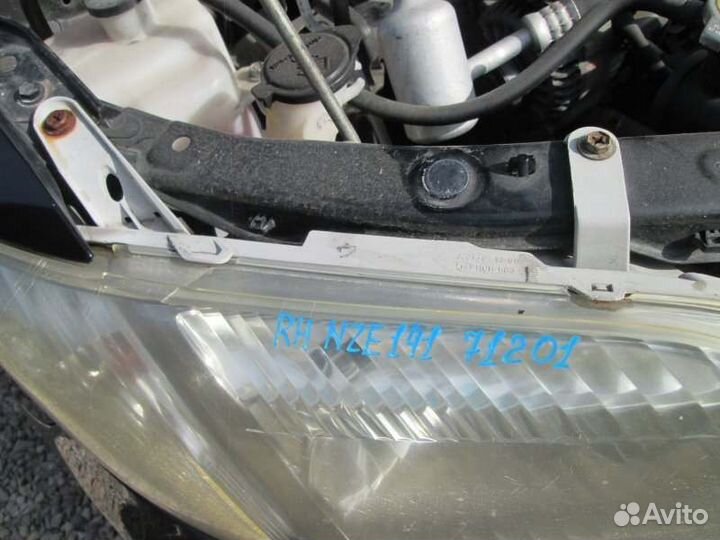 Фара правая Toyota Corolla Fielder NZE141 1NZ-FE