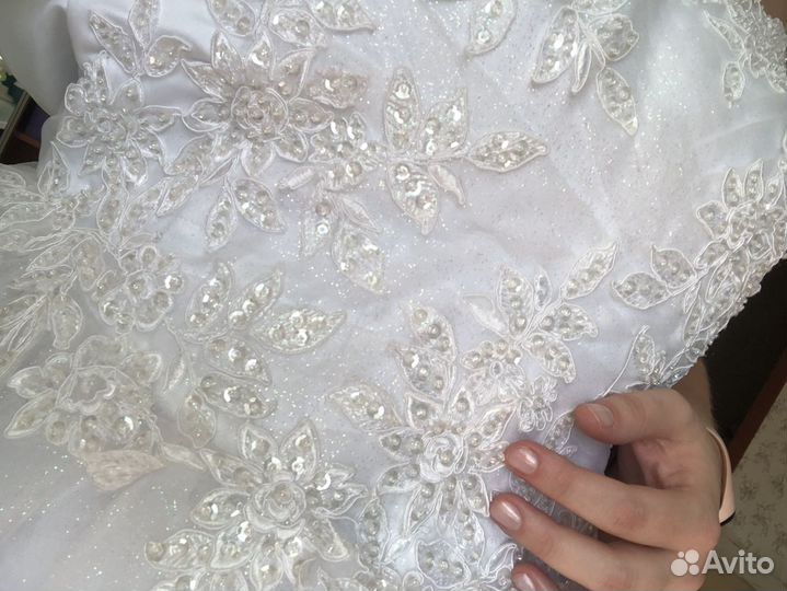 Свадебные платья 54 р
