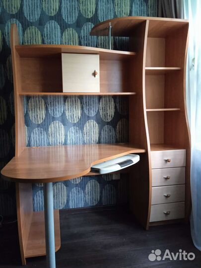 Компьютерный угловой стол