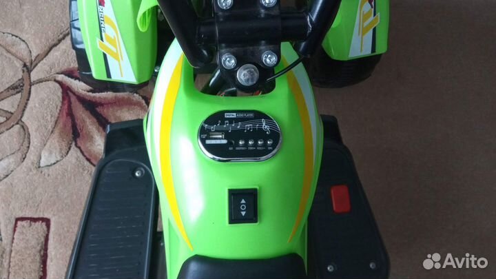 Детский квадроцикл на аккумуляторе б/у, как новый