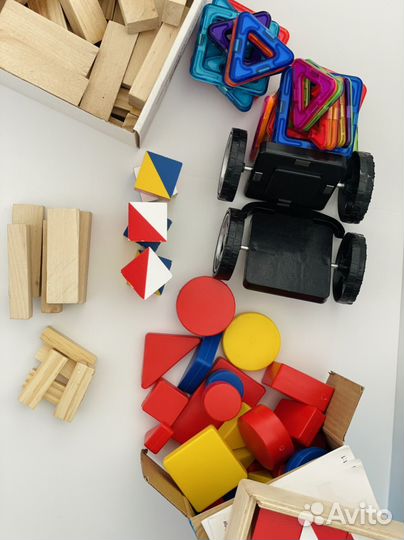 Развивающие игрушки пакетом