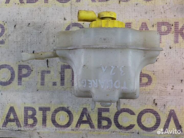 Бачок главного тормозного цилиндра Volkswagen Tou