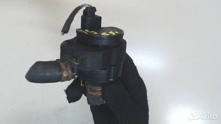 Насос водяной Mercedes R W251 2005, 2006