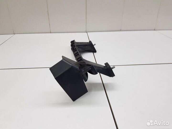 Направляющая переднего правого стекла