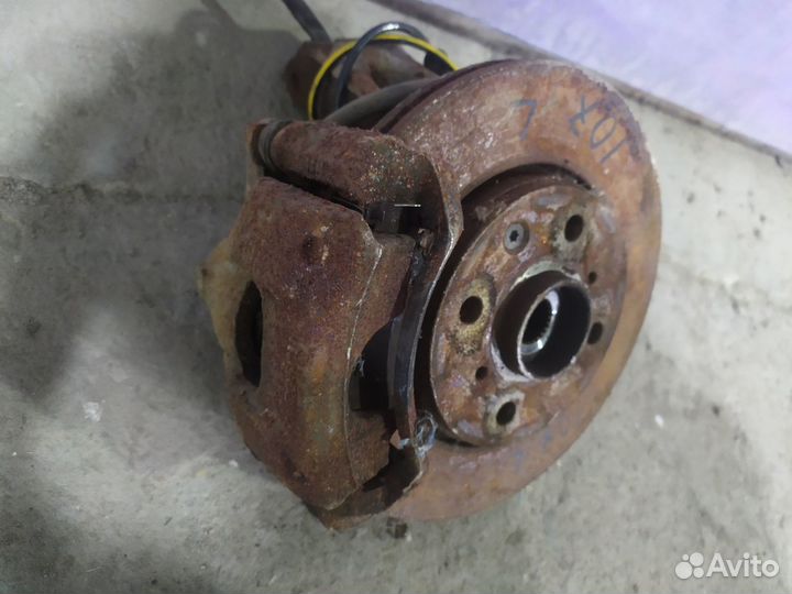 Peugeot 107 поворотный кулак, диск, суппорт