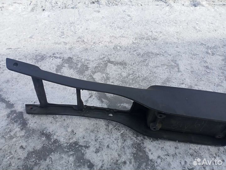 Центральный тоннель между сидений