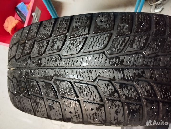 Michelin X-Ice North 215/60 R16