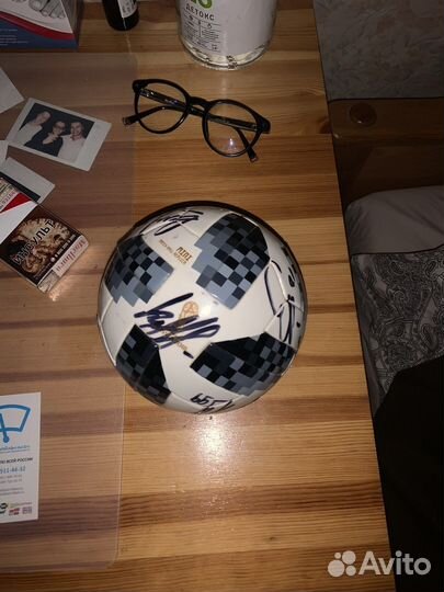 Футбольный мяч с автографами сборной России