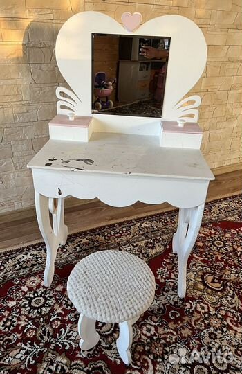 Туалетный столик, трельяж, трюмо детская